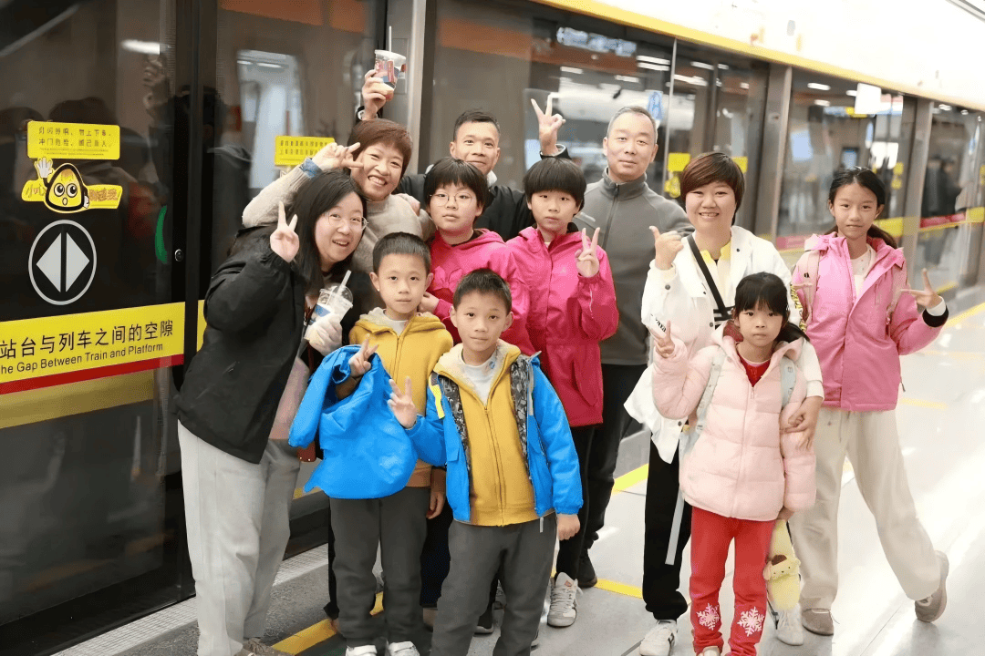 线多条城市轨道交通项目开通运营爱游戏平台中车造地铁列车密集下(图2)