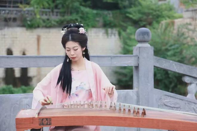 乐指南解锁新年超燃玩法！爱游戏爱体育许昌元旦玩(图2)